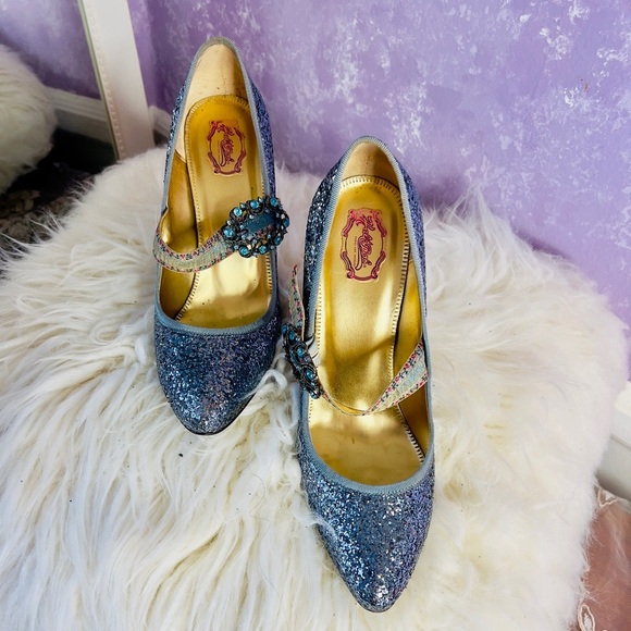 Hale Bob size 9 Scarlet blue, glittery pumps with a beautiful brooch fastener. - Picture 8 of 15